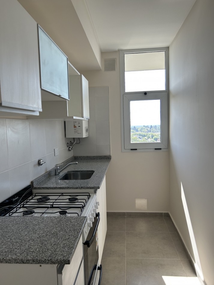 MORENO  16  PISO 6  DTO C   -   GRANADERO BAIGORRIA