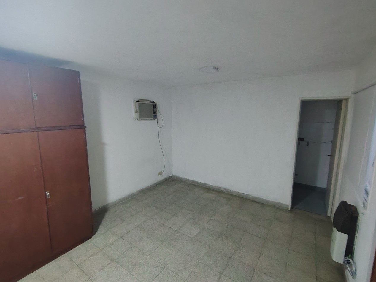 COLON 1420  PISO 02  DTO 02