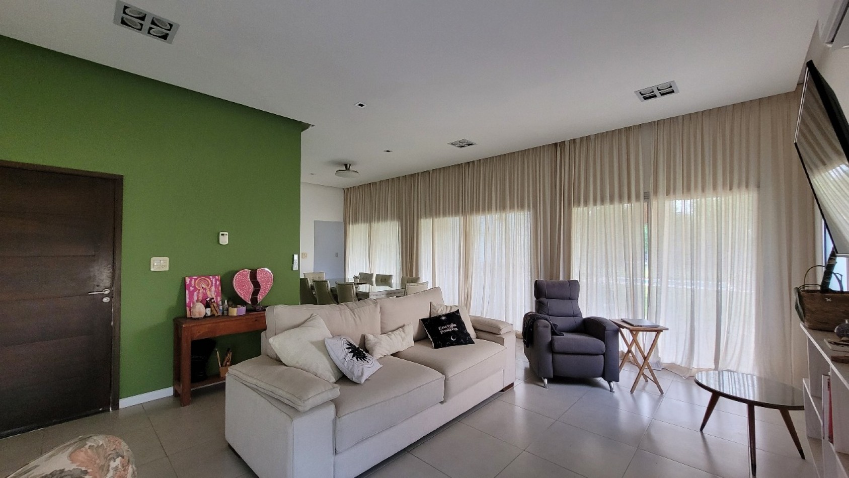 CASA DE TRES DORMITORIOS - BARRIO PRIVADO SOL DEL PARANA