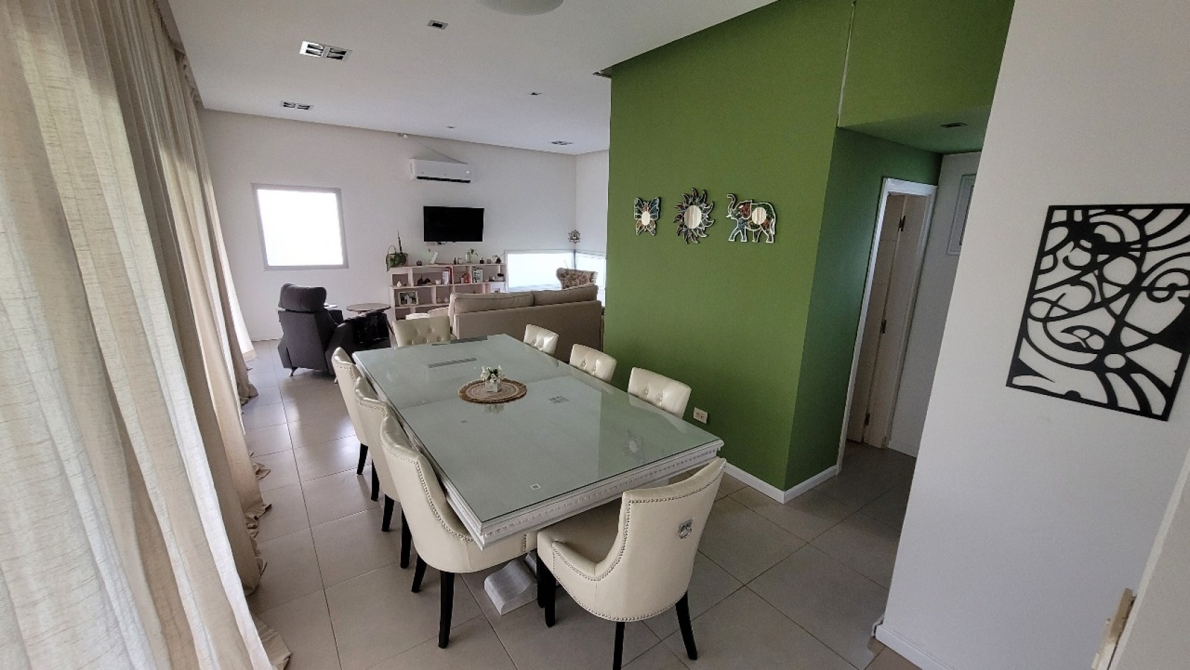 CASA DE TRES DORMITORIOS - BARRIO PRIVADO SOL DEL PARANA