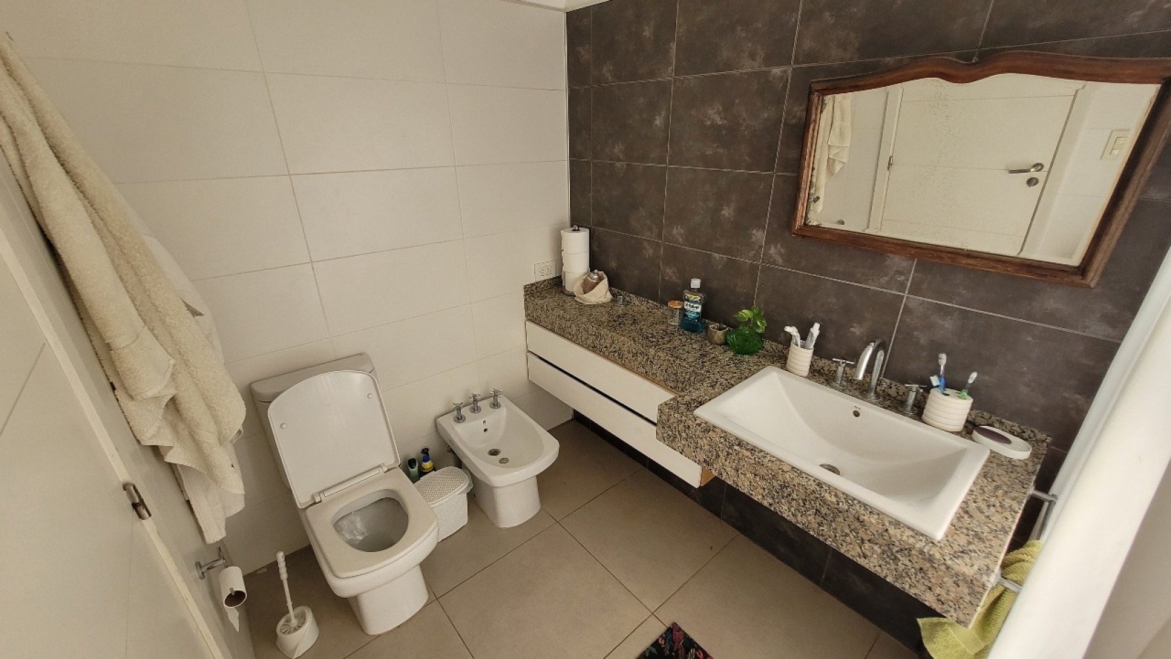 CASA DE TRES DORMITORIOS - BARRIO PRIVADO SOL DEL PARANA