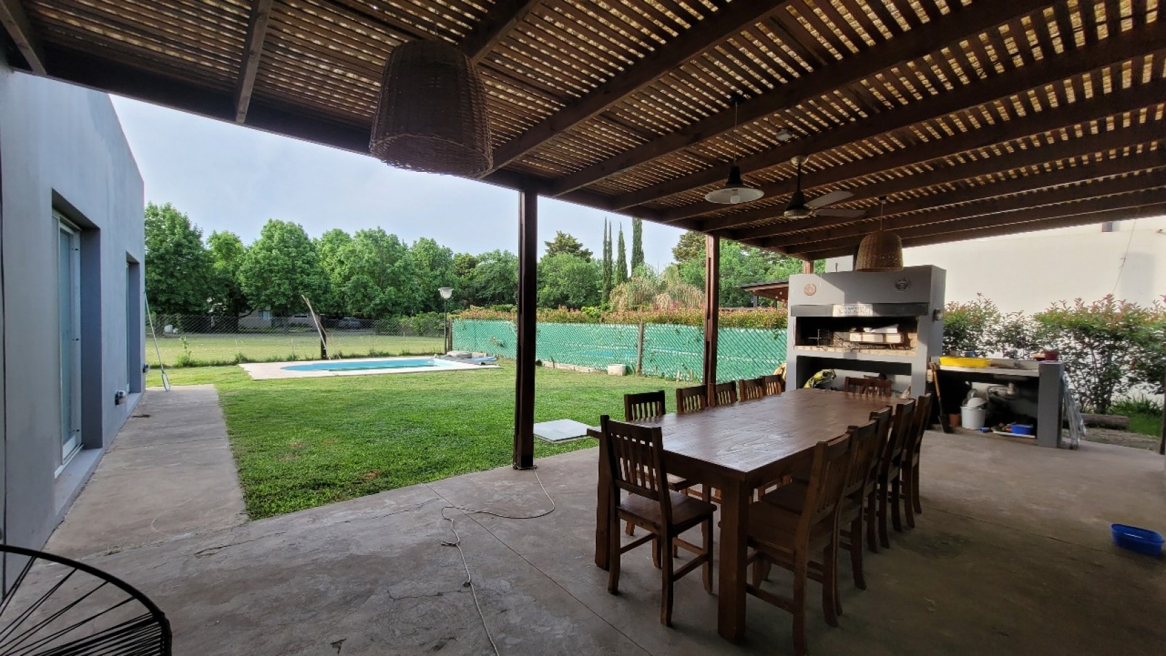 CASA DE TRES DORMITORIOS - BARRIO PRIVADO SOL DEL PARANA