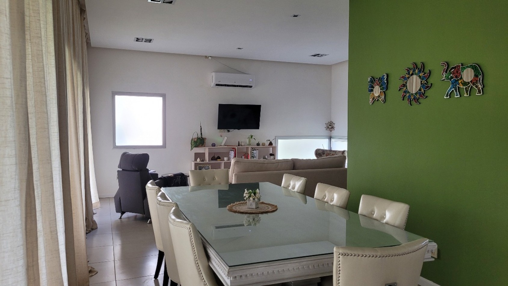 CASA DE TRES DORMITORIOS - BARRIO PRIVADO SOL DEL PARANA