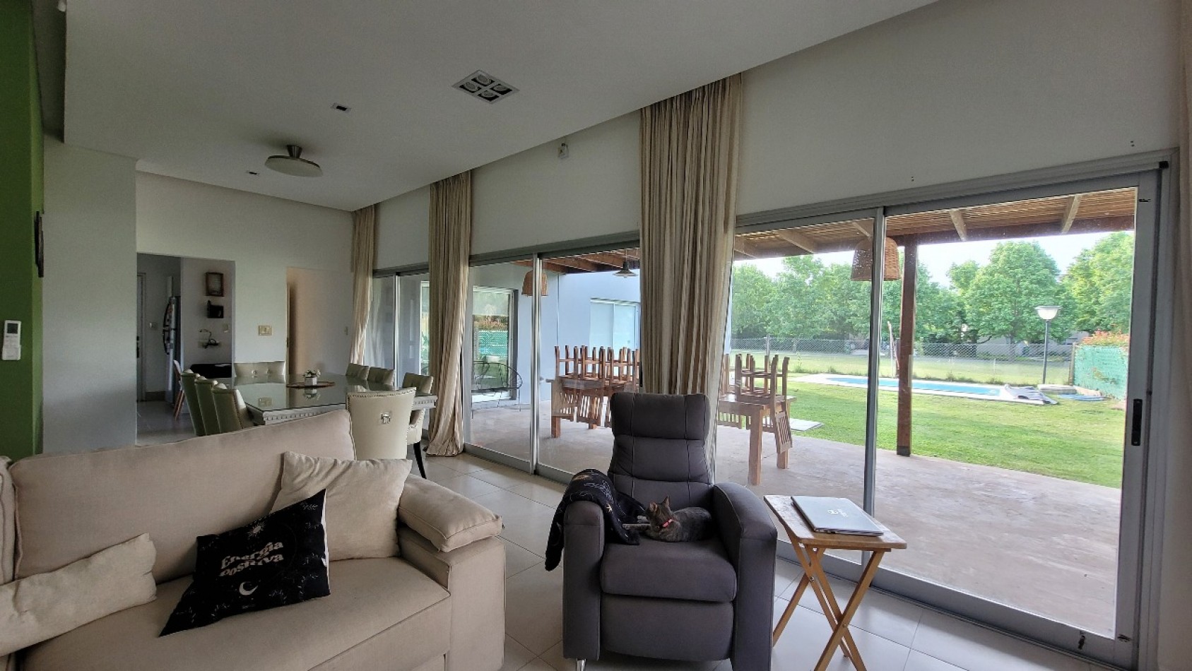 CASA DE TRES DORMITORIOS - BARRIO PRIVADO SOL DEL PARANA