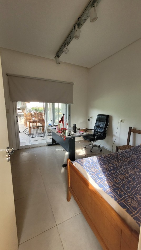 CASA DE TRES DORMITORIOS - BARRIO PRIVADO SOL DEL PARANA