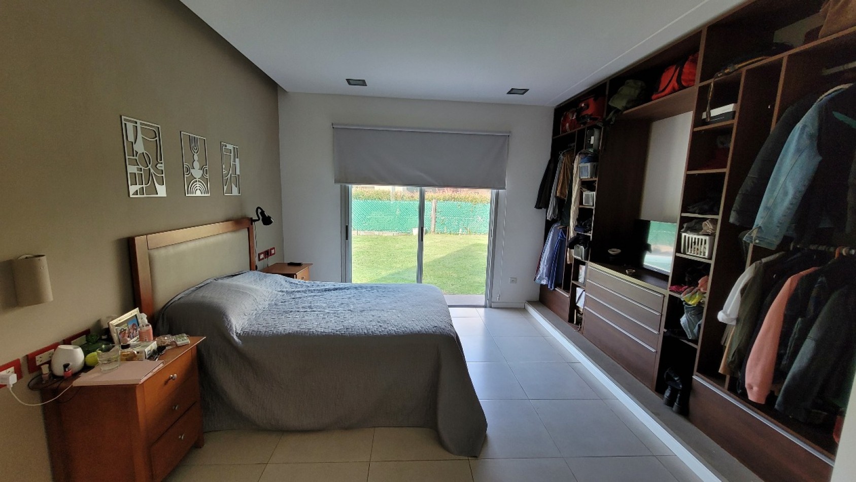 CASA DE TRES DORMITORIOS - BARRIO PRIVADO SOL DEL PARANA