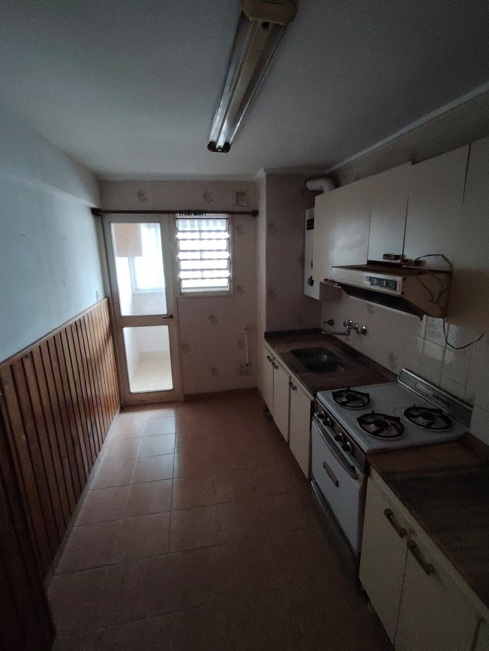 BUENOS AIRES 1555  PISO 09  DTO 01