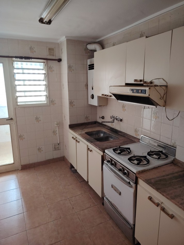 BUENOS AIRES 1555  PISO 09  DTO 01