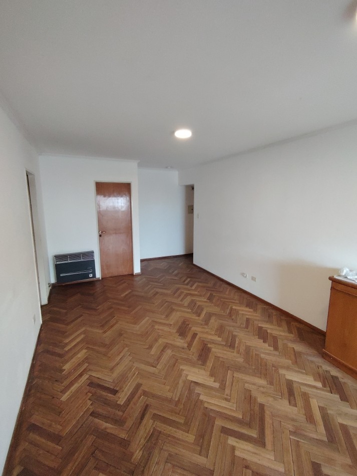 BUENOS AIRES 1555  PISO 09  DTO 01