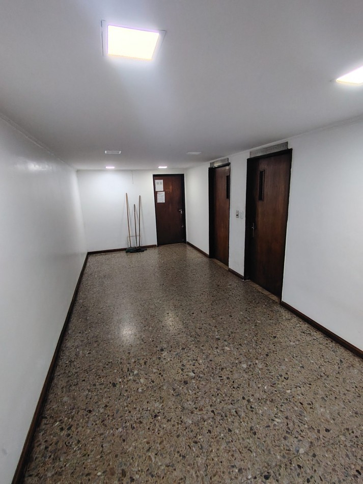 CORRIENTES 483  PISO 05  DTO. C